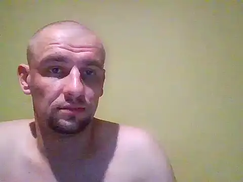 Snapshot of Regularfucker28 chatting on 06-16-26, 01:27 Regularfucker28 online show from 06-16-26, 01:27