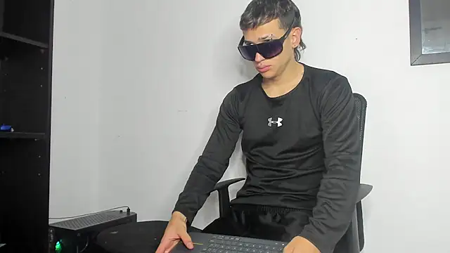 Dimitri higth420 online show from 12-15-25, 01:06