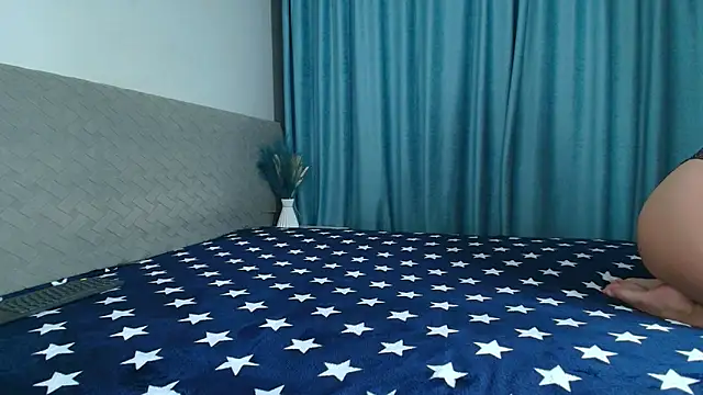 Snapshot of ElizaaXO chatting on 09-30-25, 04:46 ElizaaXO online show from 09-30-25, 04:46