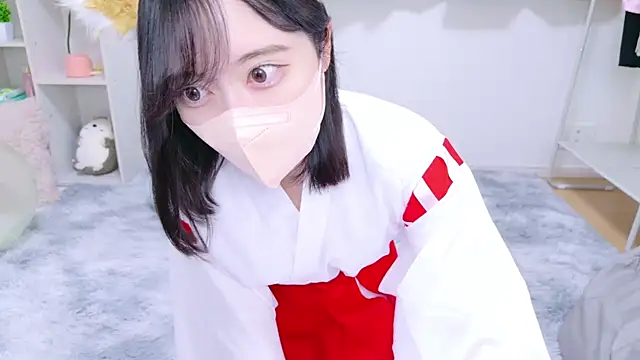 Yurie  online show from 01-05-25, 02:17