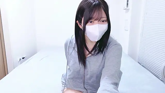 Snapshot of Yurie_ chatting on 04-13-26, 01:37 Yurie online show from 04-13-26, 01:37