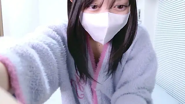 Snapshot of Yurie_ chatting on 02-17-26, 01:19 Yurie online show from 02-17-26, 01:19