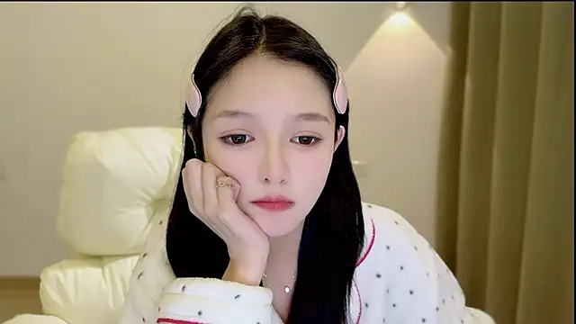 xiaodaibabyy online show from 10-29-25, 01:43