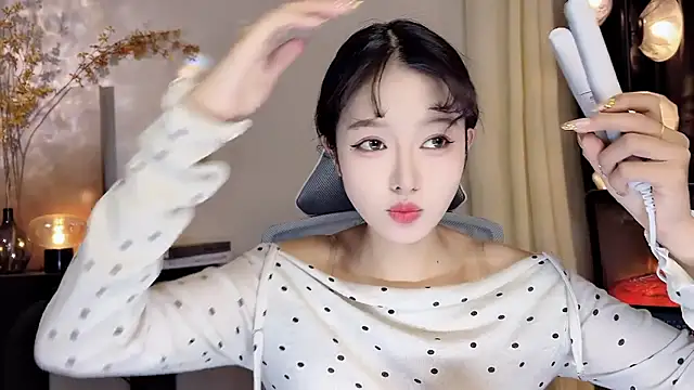 xiaodaibabyy online show from 02-09-25, 01:25