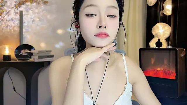 xiaodaibabyy online show from 02-22-25, 04:30