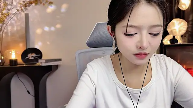 xiaodaibabyy online show from 02-07-25, 04:14