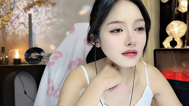 xiaodaibabyy online show from 02-25-25, 04:14