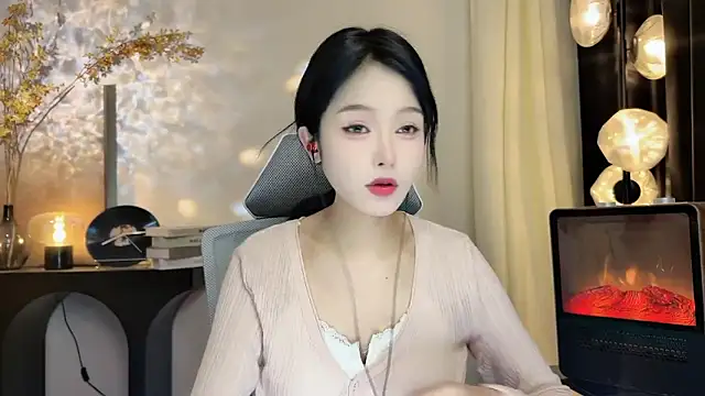 xiaodaibabyy online show from 02-23-25, 01:21