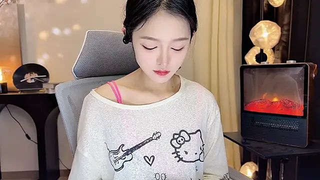 xiaodaibabyy online show from 02-11-25, 04:56