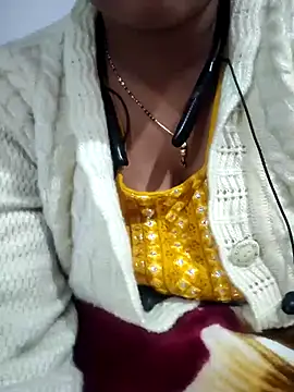 Snapshot of lovelyruhi chatting on 01-06-25, 11:18 lovelyruhi online show from 01-06-25, 11:18