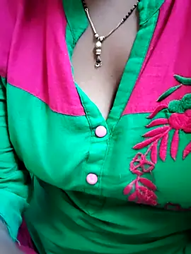 Snapshot of lovelyruhi chatting on 01-21-25, 09:46 lovelyruhi online show from 01-21-25, 09:46