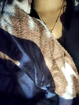 Snapshot of lovelyruhi chatting on 12-27-24, 07:35 lovelyruhi online show from 12-27-24, 07:35