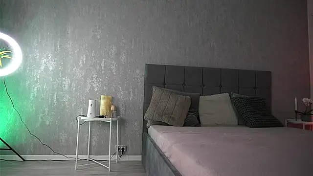 KatelynSparks online show from 11-20-25, 06:47