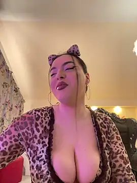 Snapshot of KeiraDark chatting on 05-01-26, 04:17 KeiraDark online show from 05-01-26, 04:17