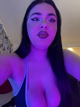 Snapshot of KeiraDark chatting on 05-13-26, 04:08 KeiraDark online show from 05-13-26, 04:08
