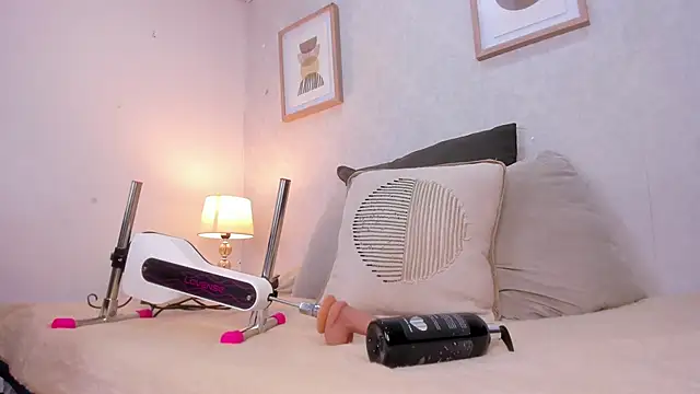 Caroline dh online show from 04-15-26, 11:38