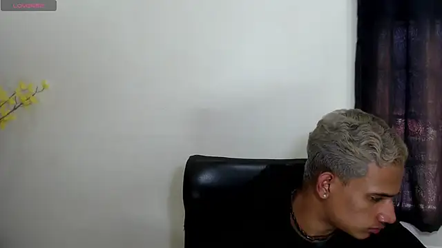 Snapshot of AbrahanBratz chatting on 01-22-25, 05:59 AbrahanBratz online show from 01-22-25, 05:59