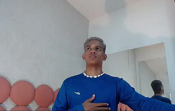 Snapshot of AbrahanBratz chatting on 01-13-25, 07:20 AbrahanBratz online show from 01-13-25, 07:20