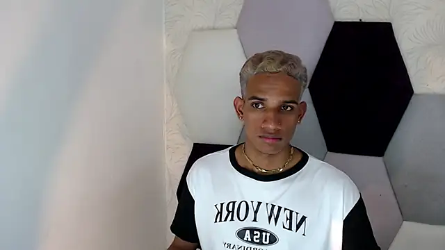 Snapshot of AbrahanBratz chatting on 01-11-25, 11:13 AbrahanBratz online show from 01-11-25, 11:13