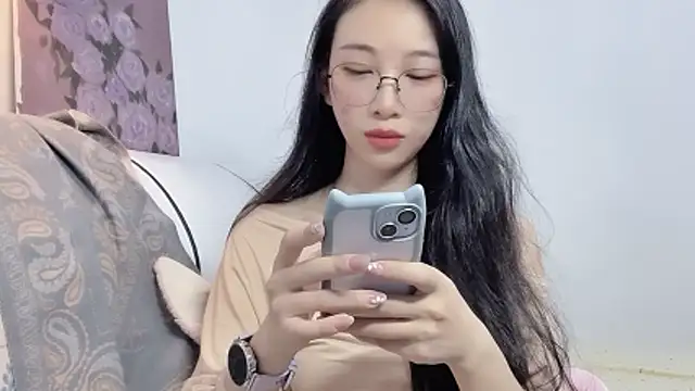 Lili-2 online show from 05-26-26, 01:31