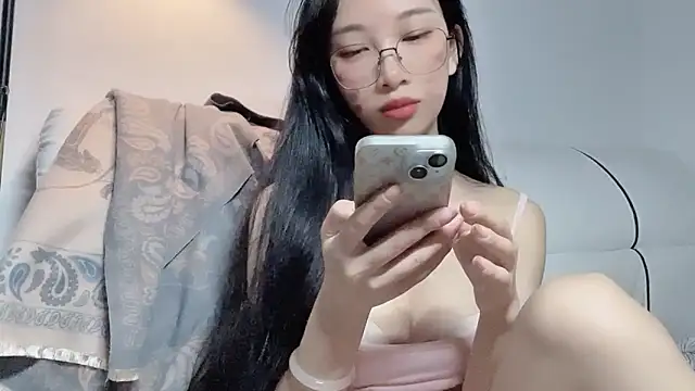Lili-2 online show from 05-11-26, 04:04