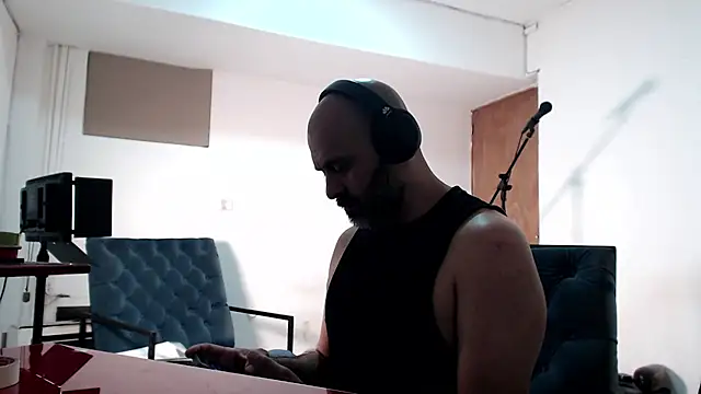 Gabriel Harmant online show from 12-18-24, 07:52