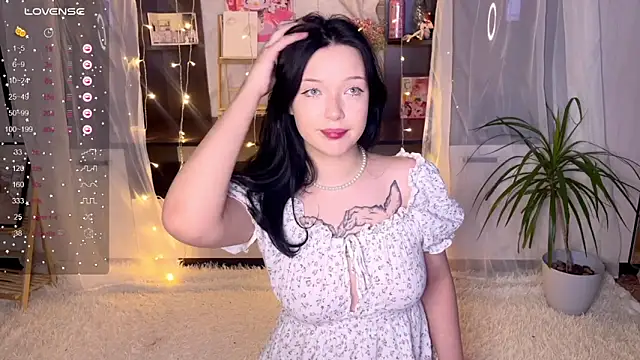 EmmaKittyCat online show from 11-30-25, 07:47