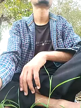 Snapshot of Piyush_2024 chatting on 02-27-25, 08:24 Piyush 2024 online show from 02-27-25, 08:24