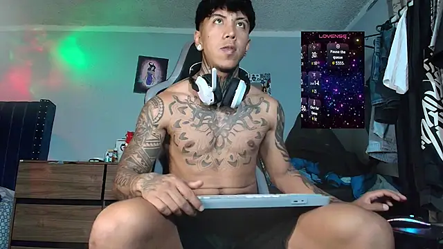 Nickhot0609 online show from 11-28-25, 11:27