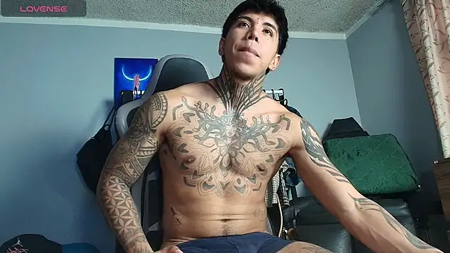 Nickhot0609 online show from 04-16-26, 09:39