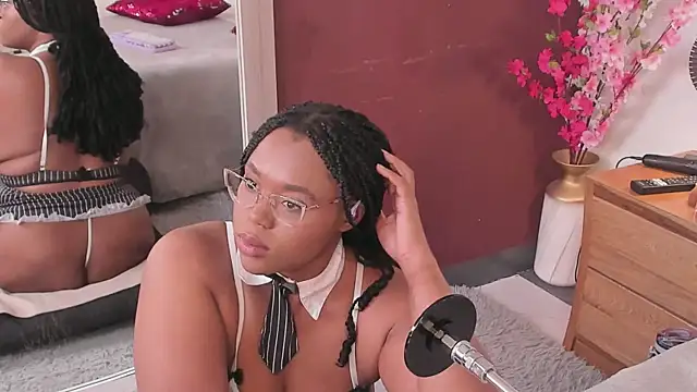 Snapshot of Makena_gh chatting on 05-30-26, 03:24 Makena gh online show from 05-30-26, 03:24