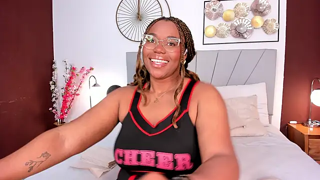 Snapshot of Makena_gh chatting on 12-18-25, 04:28 Makena gh online show from 12-18-25, 04:28