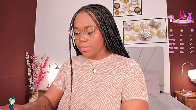 Snapshot of Makena_gh chatting on 11-06-25, 04:16 Makena gh online show from 11-06-25, 04:16