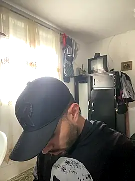 Jestebanano online show from 11-28-25, 03:01