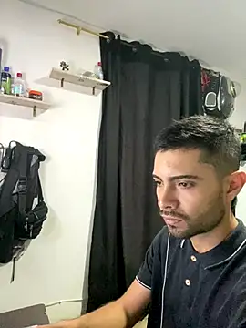 Jestebanano online show from 12-15-25, 03:23