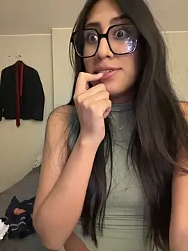 AleFantasy0001 online show from 10-04-25, 04:58