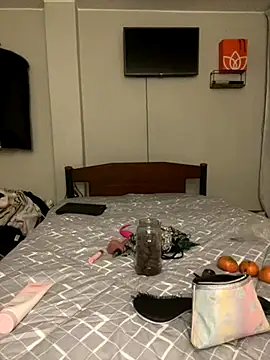 AleFantasy0001 online show from 10-15-25, 04:22