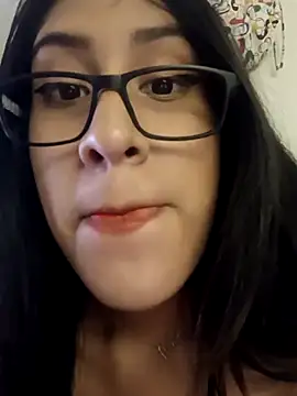 AleFantasy0001 online show from 03-08-25, 05:43