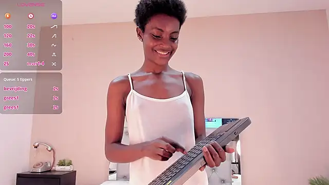 Snapshot of kenya_stone_1 chatting on 02-28-25, 02:09 kenya stone 1 online show from 02-28-25, 02:09