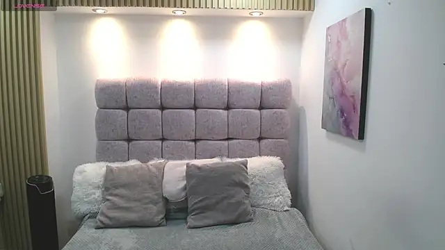 Snapshot of Melodi_Roux chatting on 07-16-26, 12:57 Melodi Roux online show from 07-16-26, 12:57