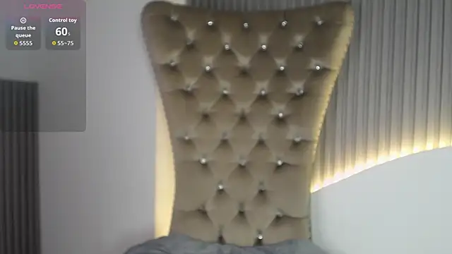 Snapshot of Melodi_Roux chatting on 04-29-26, 01:04 Melodi Roux online show from 04-29-26, 01:04