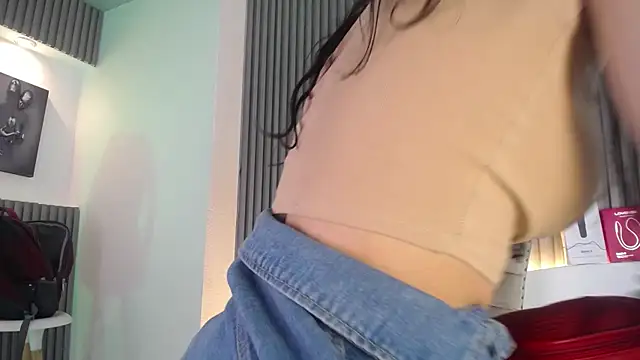 Snapshot of Melodi_Roux chatting on 05-07-26, 01:03 Melodi Roux online show from 05-07-26, 01:03
