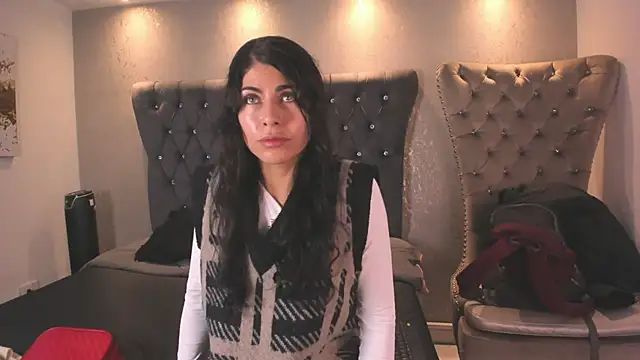 Snapshot of Melodi_Roux chatting on 04-18-26, 12:51 Melodi Roux online show from 04-18-26, 12:51