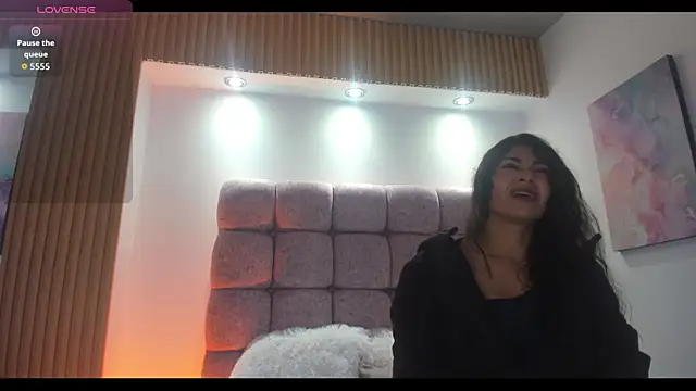 Snapshot of Melodi_Roux chatting on 06-11-26, 12:46 Melodi Roux online show from 06-11-26, 12:46