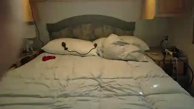 Snapshot of Slammyboy chatting on 10-12-25, 11:39 Slammyboy online show from 10-12-25, 11:39