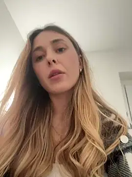 Snapshot of Sophie_Enzo chatting on 03-01-25, 09:15 Sophie Enzo online show from 03-01-25, 09:15