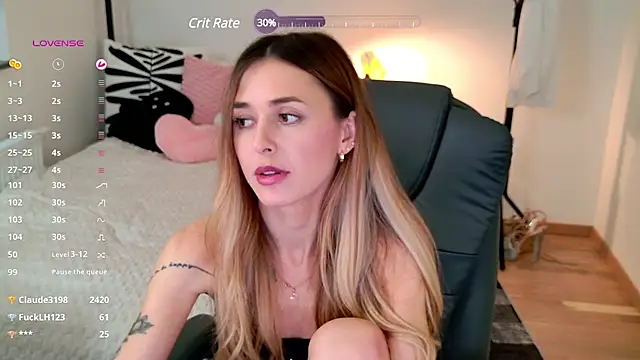 Snapshot of Sophie_Enzo chatting on 02-16-25, 01:36 Sophie Enzo online show from 02-16-25, 01:36