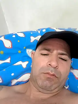 Snapshot of Marciogrei chatting on 10-31-25, 04:25 Marciogrei online show from 10-31-25, 04:25