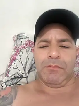 Snapshot of Marciogrei chatting on 11-14-25, 02:15 Marciogrei online show from 11-14-25, 02:15