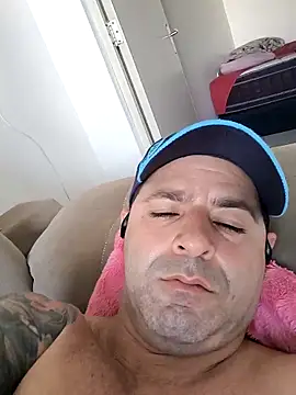 Snapshot of Marciogrei chatting on 11-25-25, 09:04 Marciogrei online show from 11-25-25, 09:04